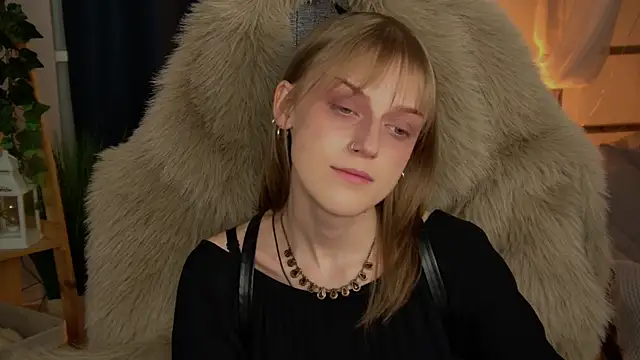 KiraMontoya online show from 04/06/26, 11:39