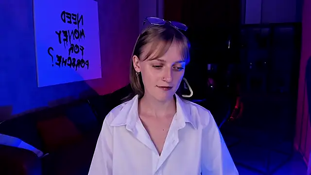 KiraMontoya online show from 09/17/25, 08:33