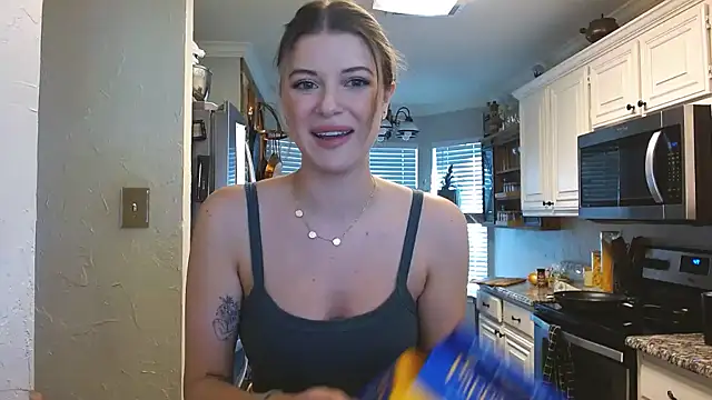 Snapshot of rileydepp chatting on 02/25/25, 10:31 rileydepp online show from 02/25/25, 10:31