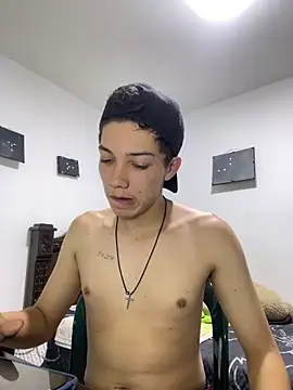 Snapshot of Gadiel_Sex chatting on 10/13/25, 02:07 Gadiel Sex online show from 10/13/25, 02:07