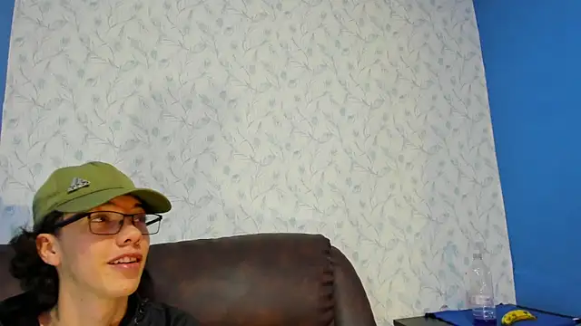Snapshot of Gadiel_Sex chatting on 03/11/25, 01:23 Gadiel Sex online show from 03/11/25, 01:23