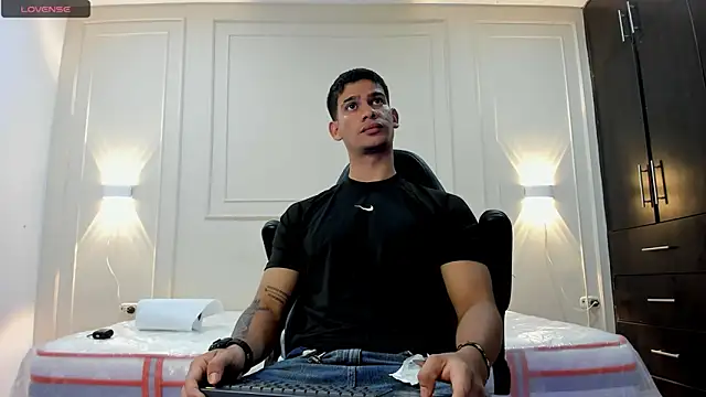 ANDRES STUD online show from 05/05/26, 04:15