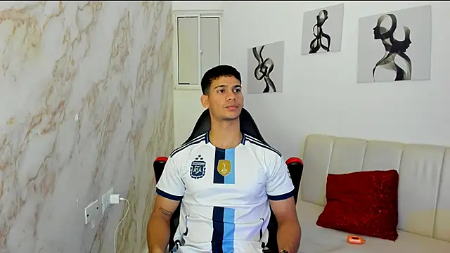 Snapshot of ANDRES_STUD chatting on 10/15/25, 04:44 ANDRES STUD online show from 10/15/25, 04:44