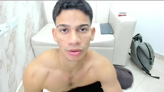 Snapshot of ANDRES_STUD chatting on 09/20/25, 04:28 ANDRES STUD online show from 09/20/25, 04:28