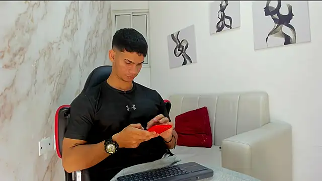 Snapshot of ANDRES_STUD chatting on 10/18/25, 04:25 ANDRES STUD online show from 10/18/25, 04:25