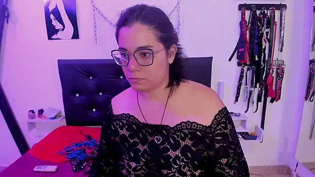 Julieta Carden  online show from 03/12/26, 07:29