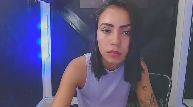 Snapshot of julieta_fn chatting on 03/14/25, 07:01 julieta fn online show from 03/14/25, 07:01