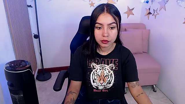 julieta fn online show from 04/28/26, 02:32