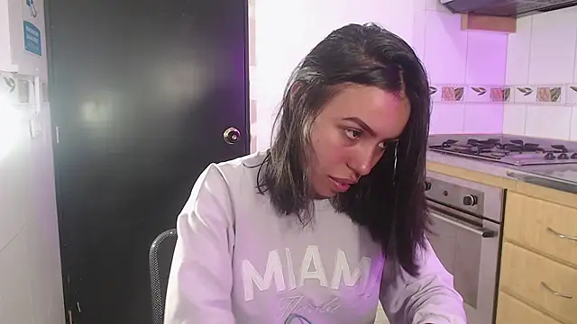 Snapshot of julieta_fn chatting on 07/07/26, 12:52 julieta fn online show from 07/07/26, 12:52