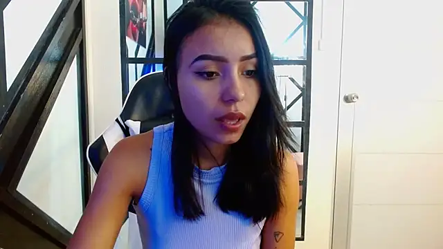 Snapshot of julieta_fn chatting on 09/10/25, 02:27 julieta fn online show from 09/10/25, 02:27