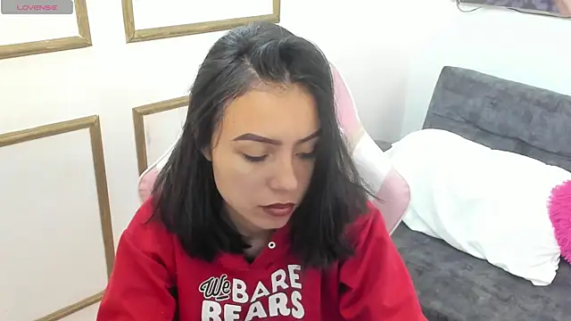 Snapshot of julieta_fn chatting on 07/10/26, 02:28 julieta fn online show from 07/10/26, 02:28