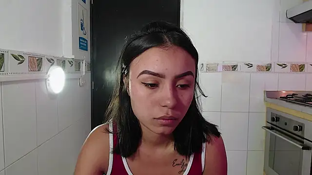 Snapshot of julieta_fn chatting on 06/22/26, 02:14 julieta fn online show from 06/22/26, 02:14