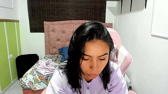 Snapshot of julieta_fn chatting on 06/25/26, 02:55 julieta fn online show from 06/25/26, 02:55