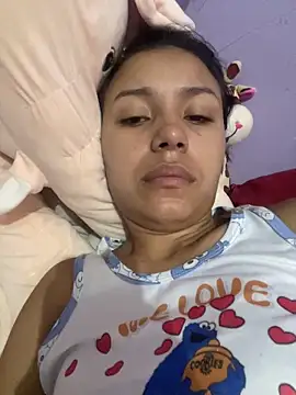 Snapshot of julieta_fn chatting on 06/02/26, 12:05 julieta fn online show from 06/02/26, 12:05