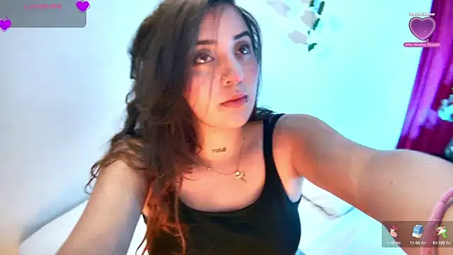 Snapshot of alaia_sweetxxx chatting on 02/10/25, 01:24 alaia sweetxxx online show from 02/10/25, 01:24