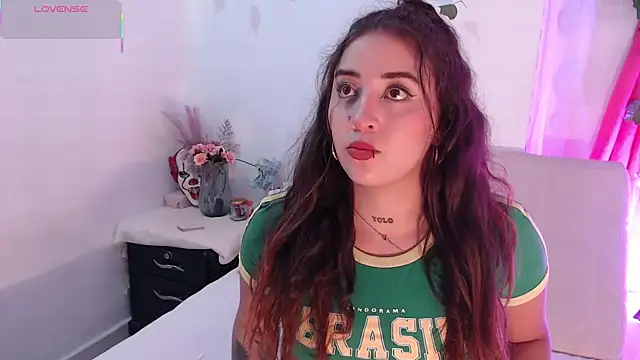 Snapshot of alaia_sweetxxx chatting on 03/14/25, 03:59 alaia sweetxxx online show from 03/14/25, 03:59