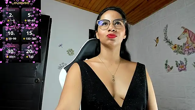 Snapshot of alisson_hoffman05 chatting on 03/11/25, 03:12 alisson hoffman05 online show from 03/11/25, 03:12