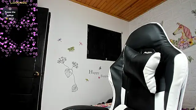 Snapshot of alisson_hoffman05 chatting on 12/21/25, 01:02 alisson hoffman05 online show from 12/21/25, 01:02