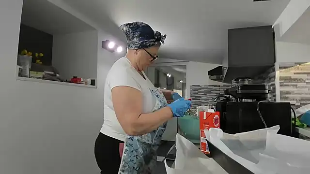 NoraJohnson6 online show from 10/30/25, 06:23