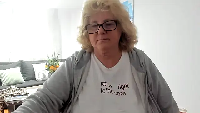 NoraJohnson6 online show from 09/29/25, 08:32