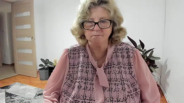 NoraJohnson6 online show from 11/12/25, 07:12