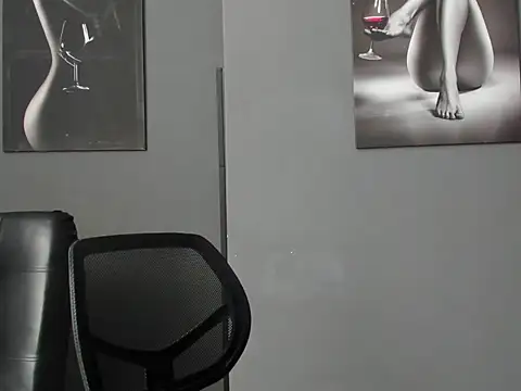 karlyjons12 online show from 02/05/26, 03:41