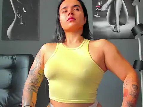 karlyjons12 online show from 10/28/25, 01:21