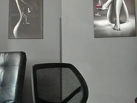 karlyjons12 online show from 11/24/25, 05:46