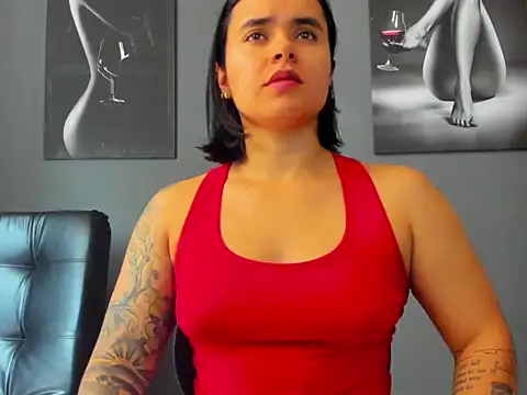 karlyjons12 online show from 12/19/25, 04:20