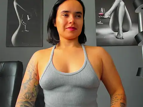 karlyjons12 online show from 10/27/25, 04:19