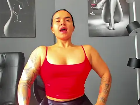 karlyjons12 online show from 10/30/25, 02:14