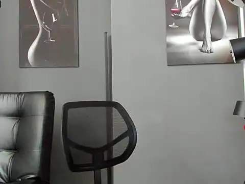 karlyjons12 online show from 09/30/25, 04:46