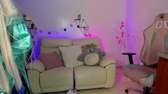 Neekito  online show from 10/31/25, 08:38