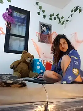 jeans and emma online show from 10/30/25, 01:59