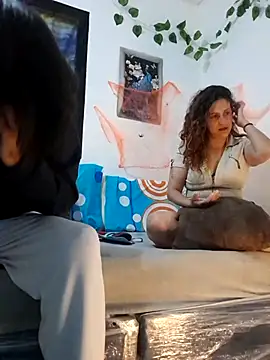 jeans and emma online show from 10/25/25, 01:05