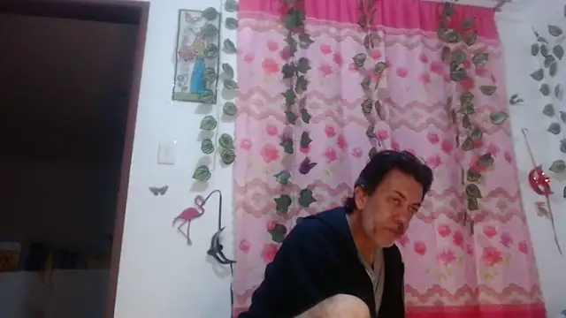 Snapshot of jeans_and_emma chatting on 03/09/25, 01:25 jeans and emma online show from 03/09/25, 01:25
