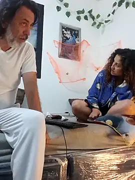 jeans and emma online show from 10/27/25, 12:33