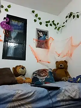 jeans and emma online show from 11/02/25, 01:32