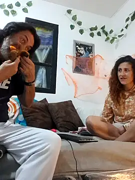 jeans and emma online show from 10/22/25, 12:32