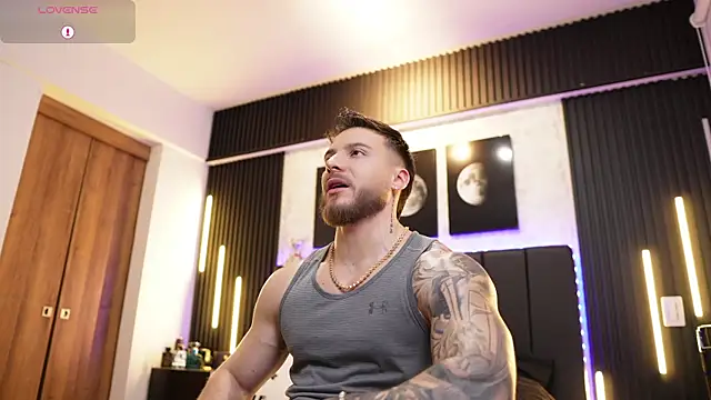 Snapshot of David_blake_ chatting on 12/21/25, 02:46 David blake online show from 12/21/25, 02:46