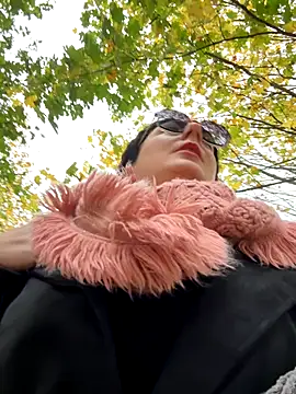 Loveblackzilla online show from 11/09/25, 12:31