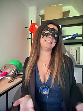 Loveblackzilla online show from 03/02/26, 02:02