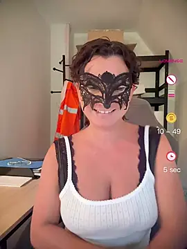 Loveblackzilla online show from 05/13/26, 12:01