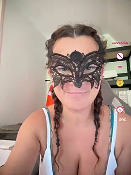 Loveblackzilla online show from 05/09/26, 12:30