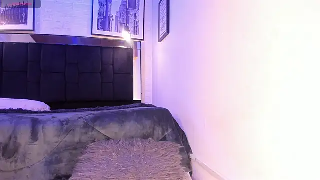 tylla  online show from 11/22/25, 04:00