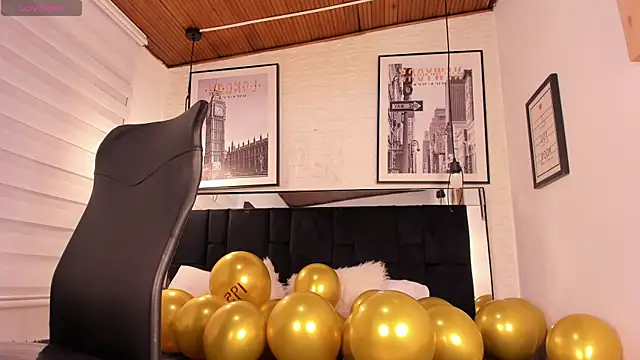 tylla  online show from 11/03/25, 04:07