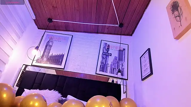 tylla  online show from 11/07/25, 03:55