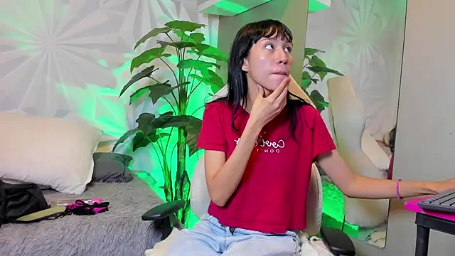 Snapshot of Miaa_Lee7 chatting on 11/25/25, 08:20 Miaa Lee7 online show from 11/25/25, 08:20