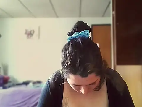 isabellapurple online show from 02/18/26, 07:32