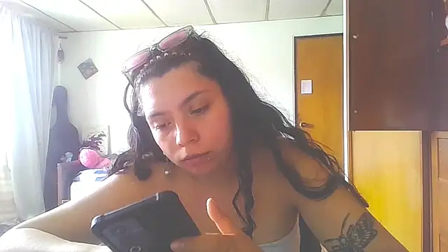 isabellapurple online show from 02/15/26, 03:44